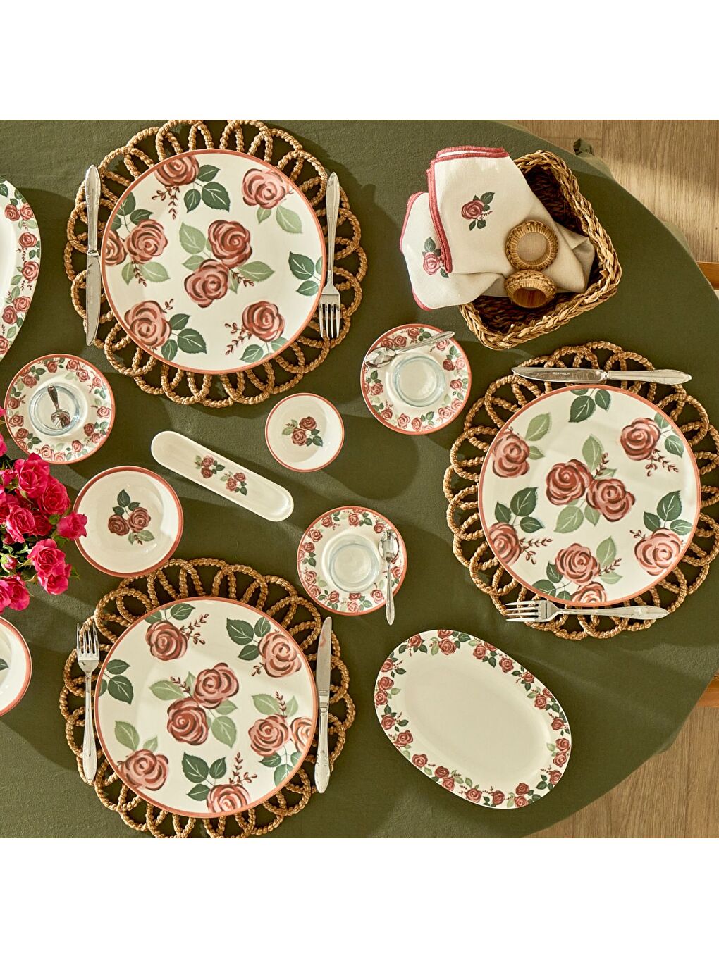 Karışık Rose Porselen 26 Parça 6 Kişilik Kahvaltı Takımı