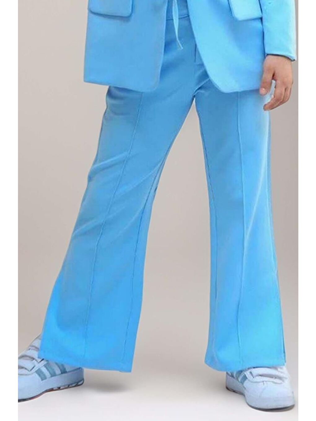 Kız Çocuk Halka Detaylı Blazer Ceket ve Yırtmaç Detaylı İspanyol Paçalı Pantolon Mavi Alt Üst Takım-2