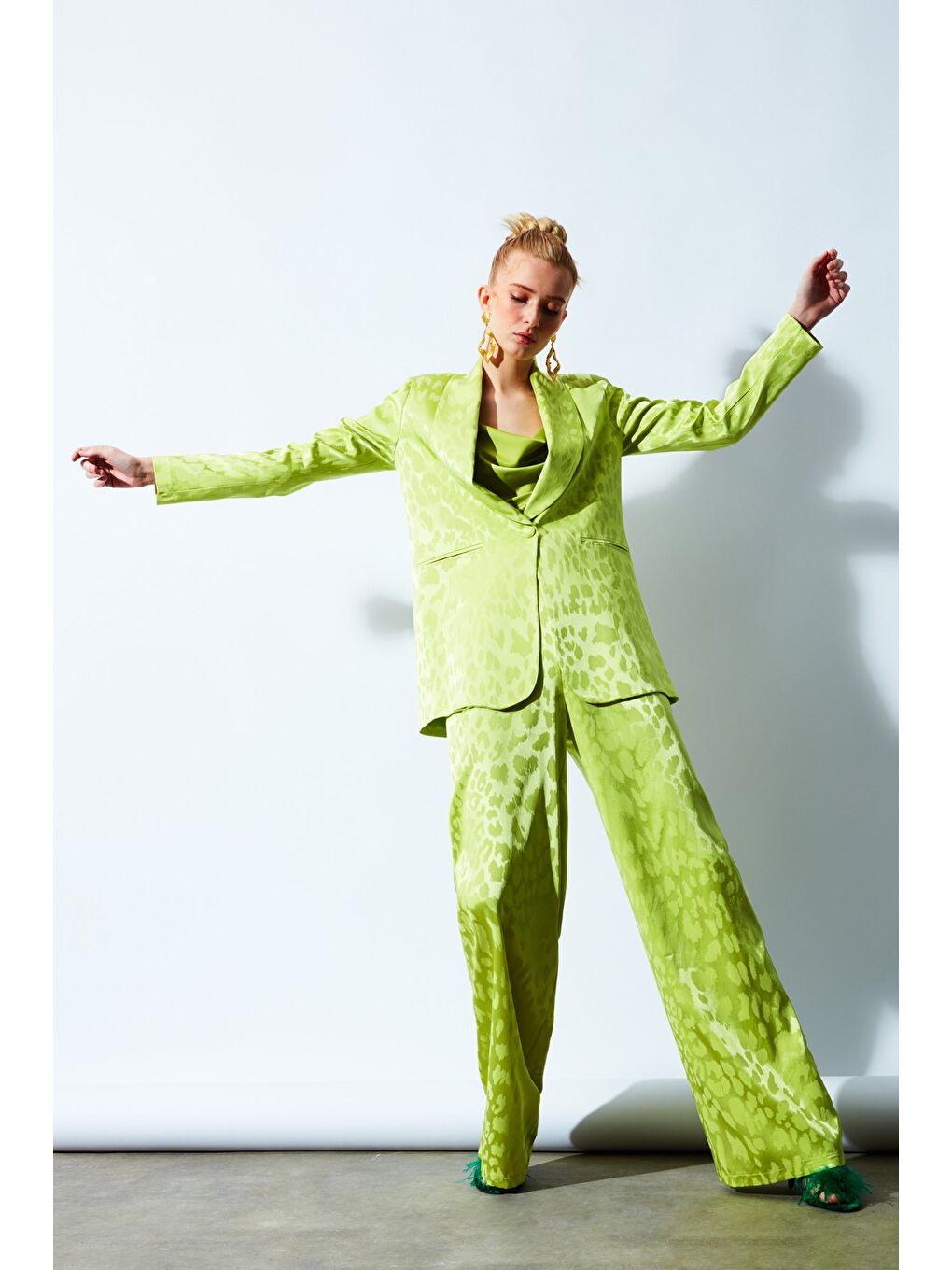 Desenli Saten Pantolon - Yağ Yeşili-3