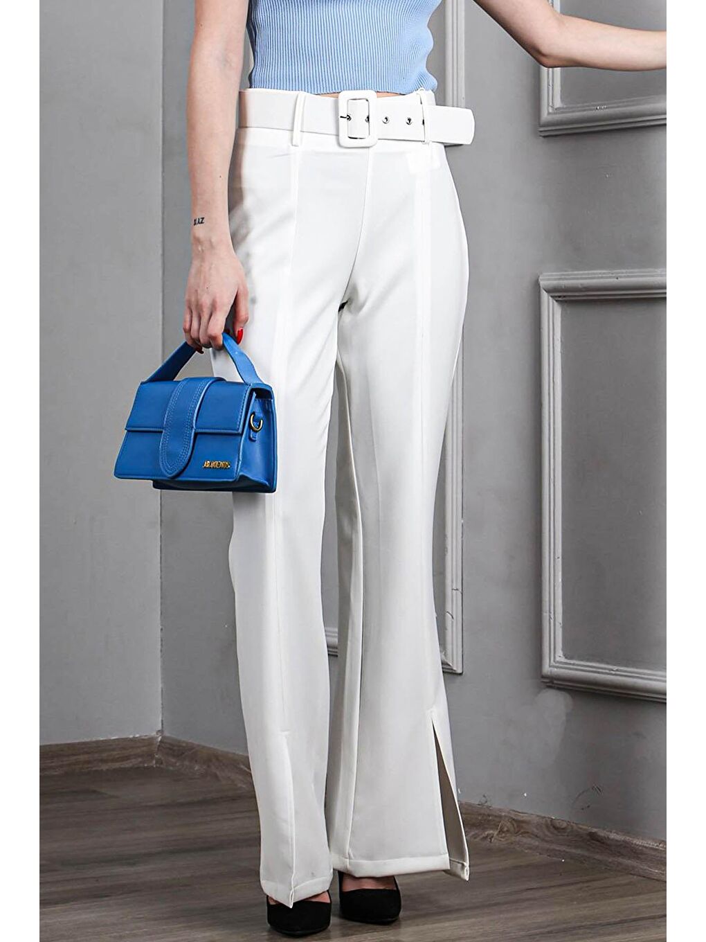 Beyaz Önleri Yırtmaçlı Yüksek Bel Kadın İspanyol Paça Pantolon MG1668