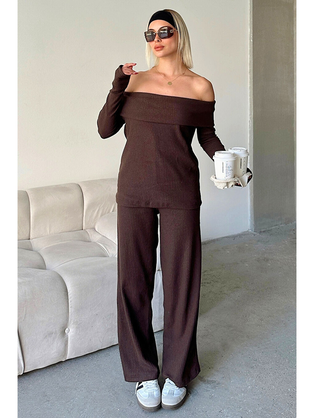 Kahverengi Kadın Yumuşak Doku Madonna Yaka Alt-Üst Takım