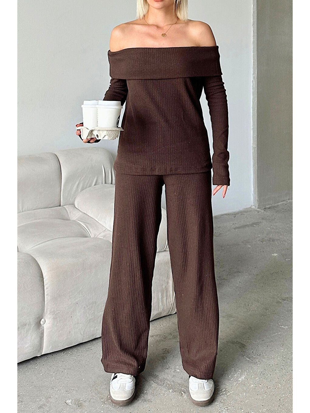 Kahverengi Kadın Yumuşak Doku Madonna Yaka Alt-Üst Takım-1