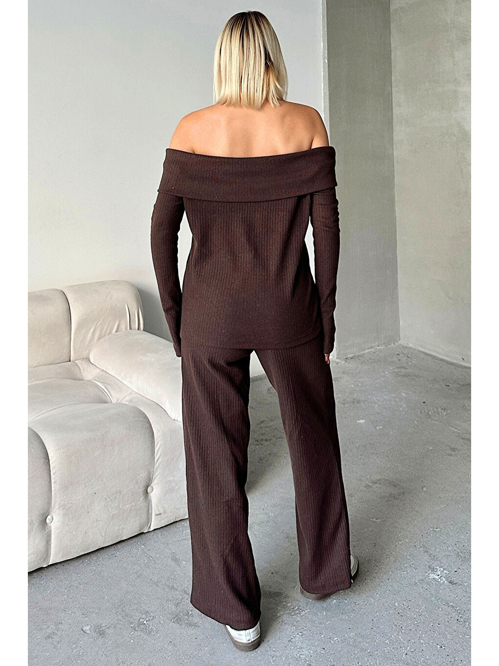 Kahverengi Kadın Yumuşak Doku Madonna Yaka Alt-Üst Takım-3