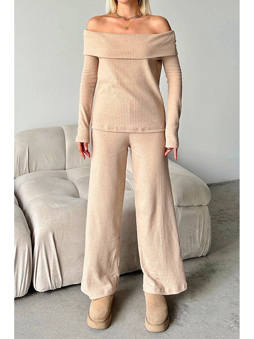 Bej Kadın Yumuşak Doku Madonna Yaka Alt-Üst Takım-2