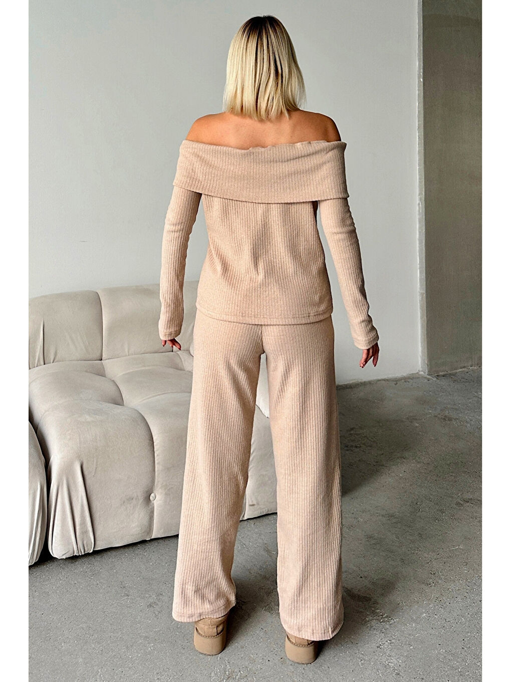 Bej Kadın Yumuşak Doku Madonna Yaka Alt-Üst Takım-3