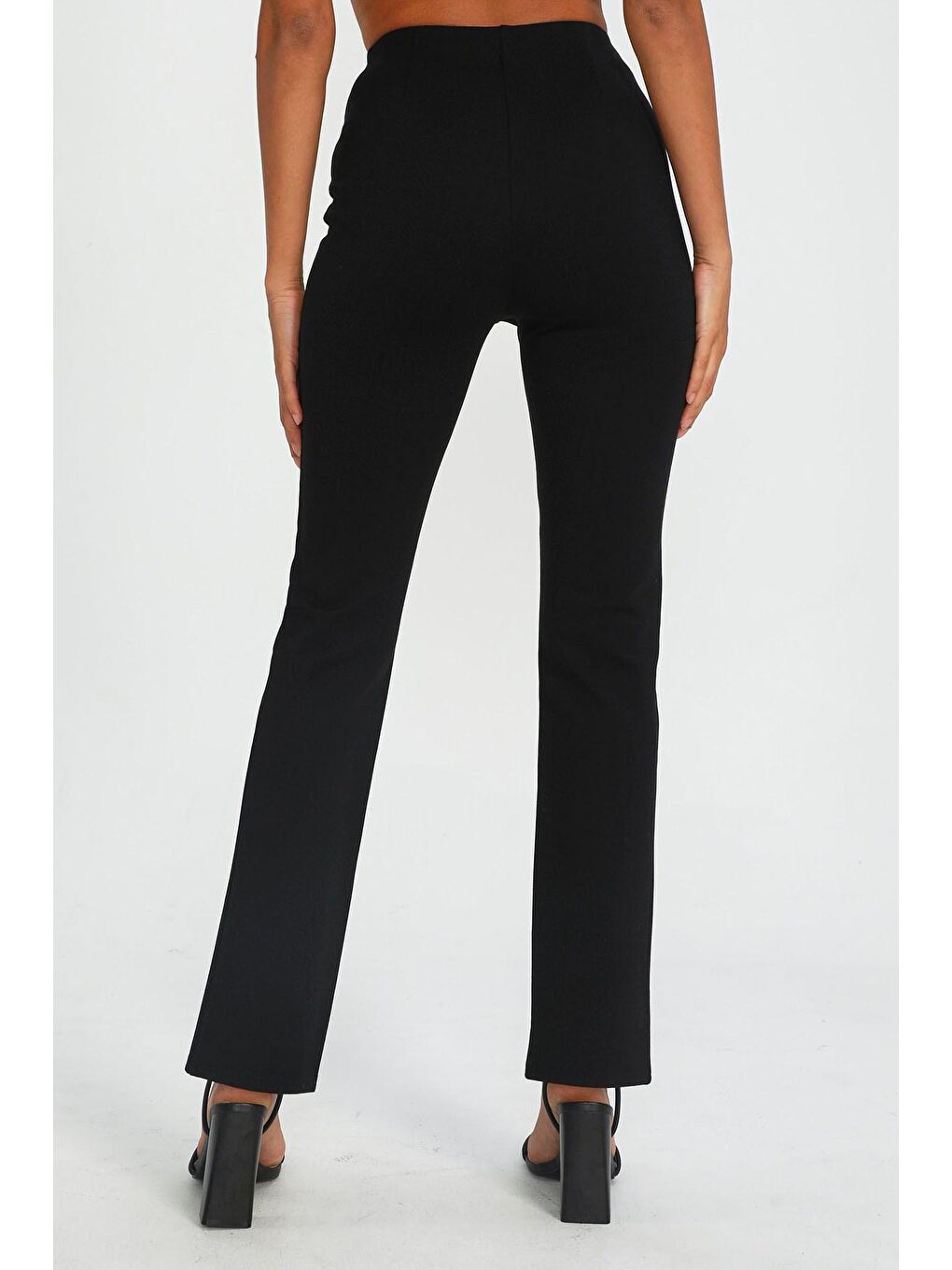 Siyah Yüksek Bel Paçası Yırtmaçlı Kadın Pantolon MG1651-2