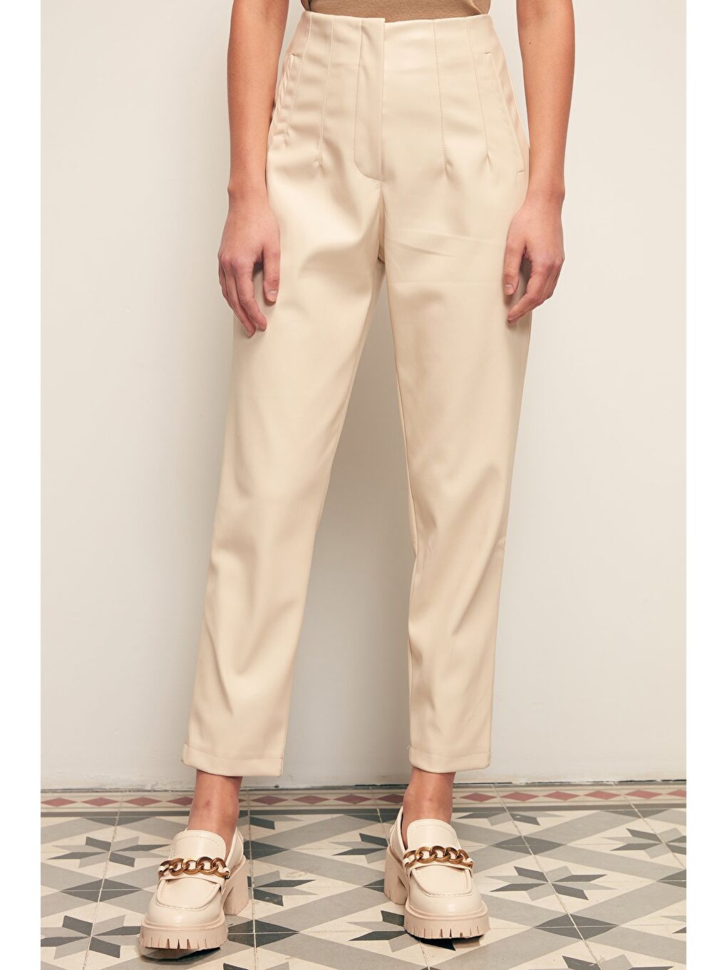 Bej Pileli Deri Pantolon - Taş-5