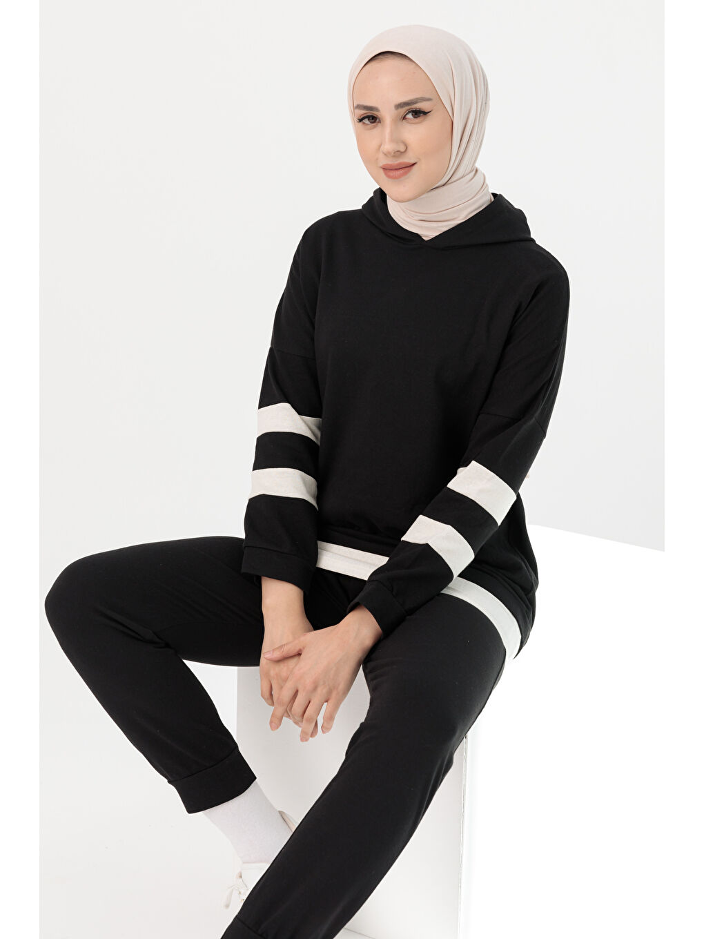 Kapüşonlu Yaka Kadın Siyah Tunik Pantolon - 3024-1