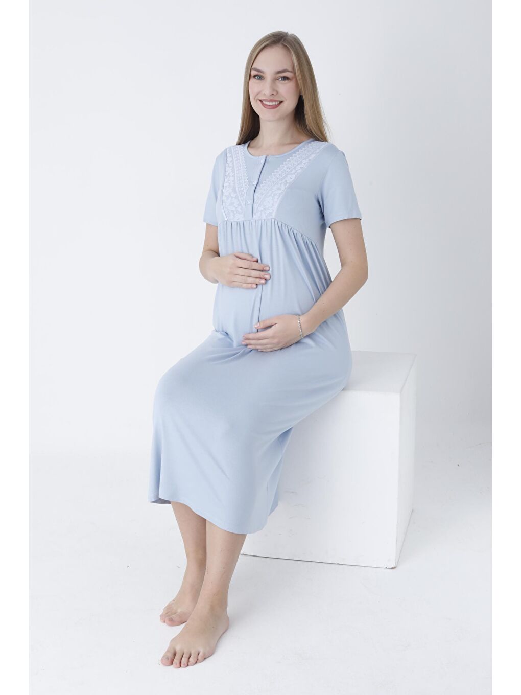Bebek Mavisi Sabahlıklı Dantel Detaylı Önden Düğmeli Hamile ve Lohusa Gecelik Takımı-4