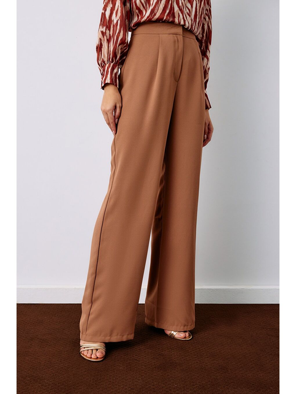 Kahverengi Pileli Krep Pantolon - Camel-3