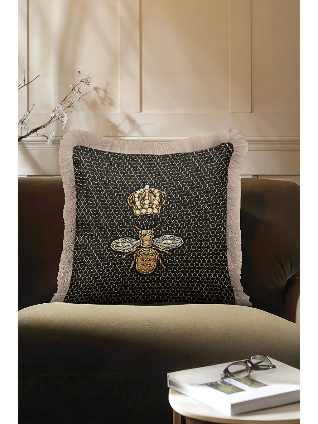 Karışık Kraliyet Arı Motifli Saçaklı Yastık Kılıfı - Lüks Bohem Siyah Altın Renkli Püsküllü Kırlent Kılıfı-4