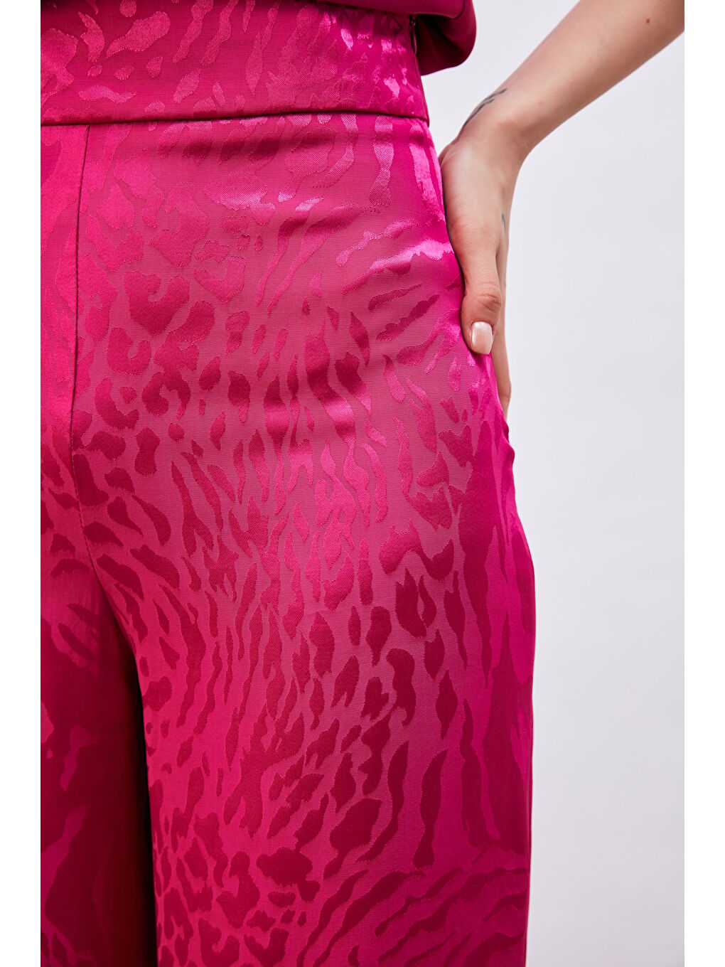 Desenli Saten Pantolon - Fuşya-4