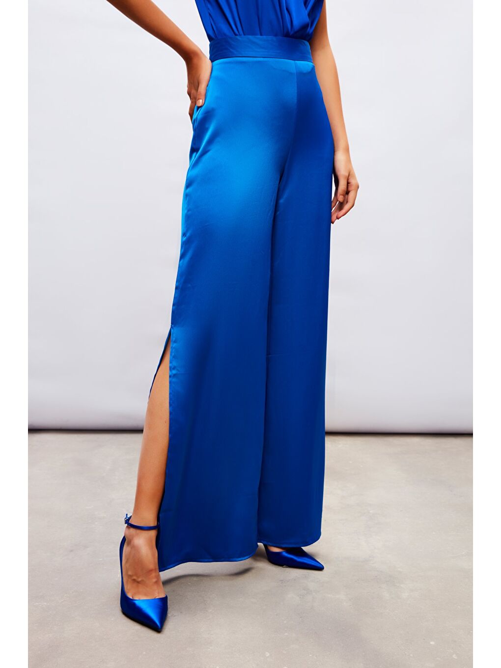 Yırtmaç Detaylı Saten Pantolon - Sax Mavi-4
