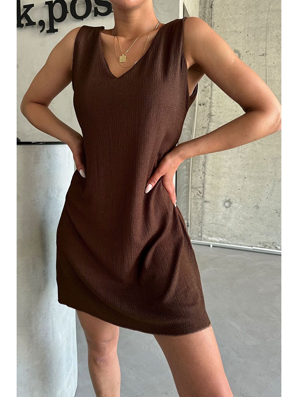 Kadın Kahverengi V Yaka Rahat Kalıp Yazlık Elbise-1