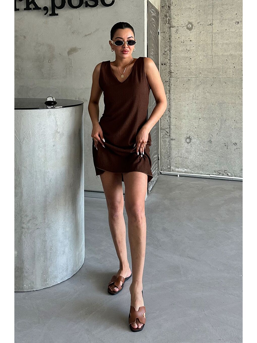 Kadın Kahverengi V Yaka Rahat Kalıp Yazlık Elbise-3