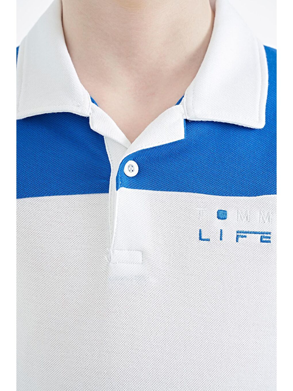 TOMMYLIFE Beyaz Renk Bloklu Yazı Nakışlı Standart Kalıp Polo Yaka Erkek Çocuk T-Shirt - 11095 - 1