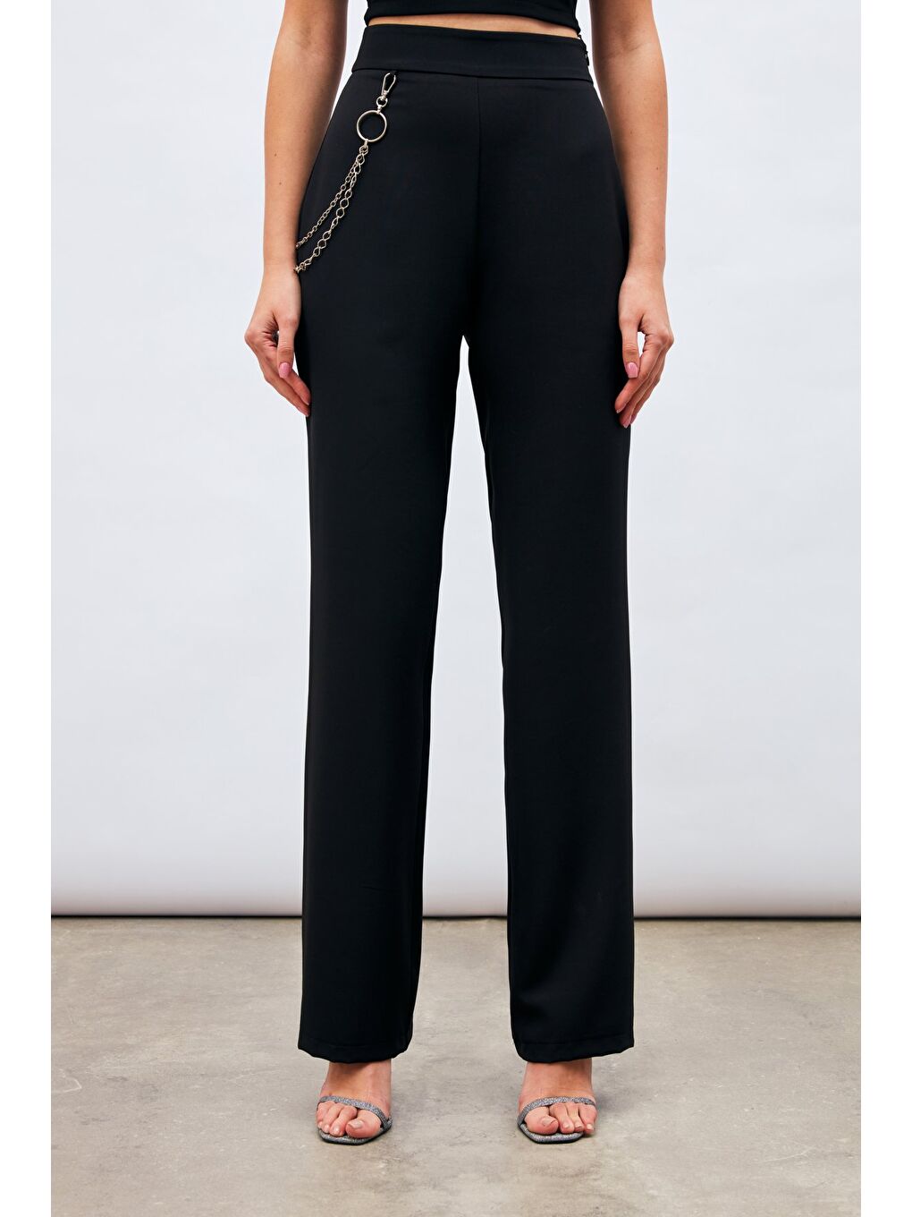 Zincir Detaylı Pantolon - Siyah-5