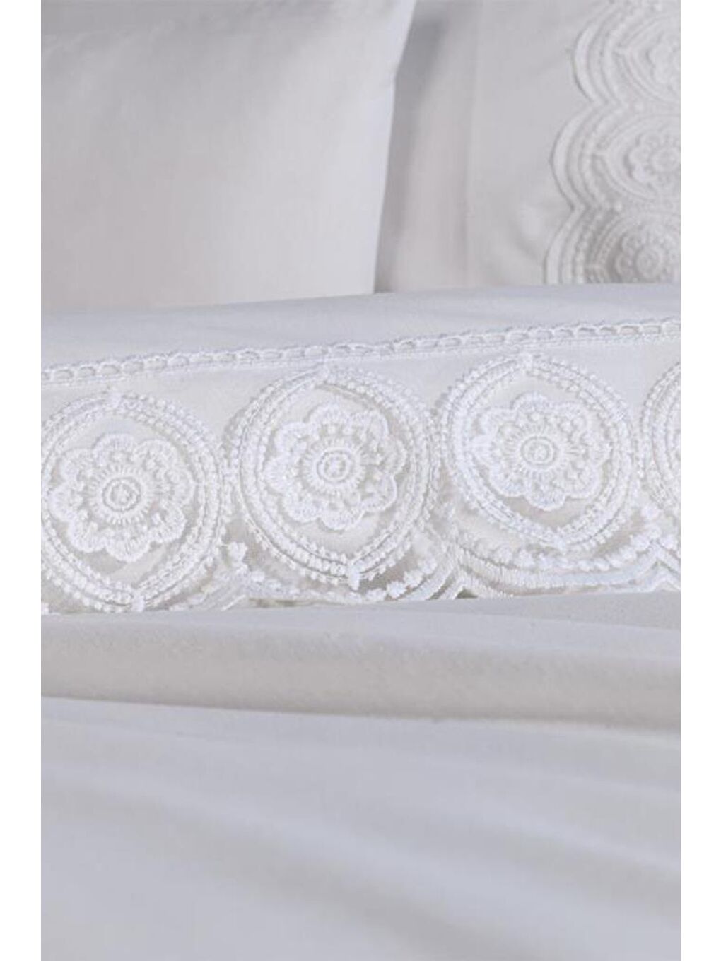 Karışık Fransız Dantelli Ceylin Çeyizlik Nevresim Takımı Krem-2