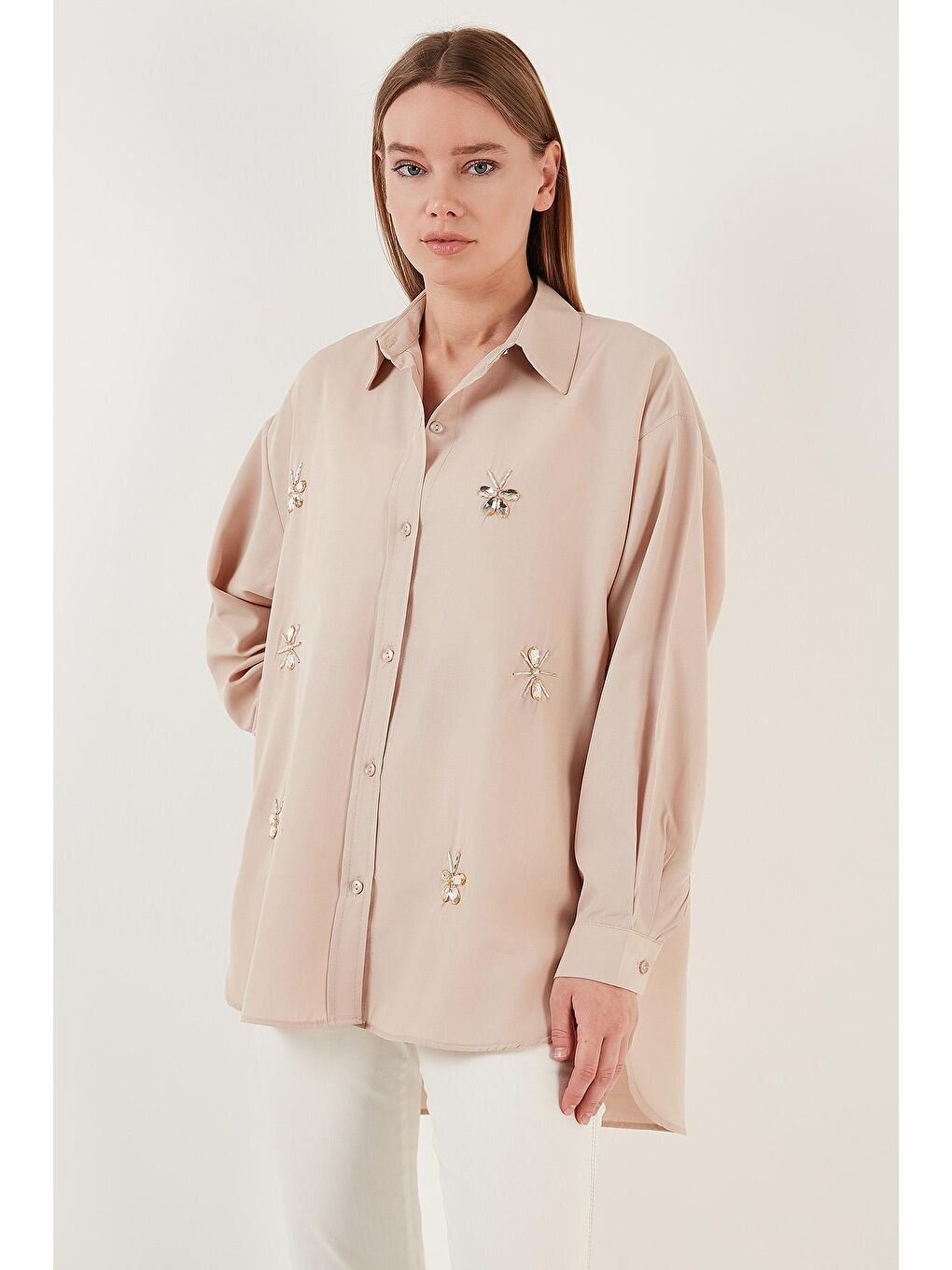 Gri Pamuklu Parlak Taş Detaylı Oversize Fit Gömlek 6234784-2