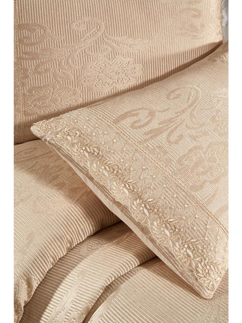 Karışık Fransız Dantelli Suzan Çift Kişilik Yatak Örtüsü Cappucino-9