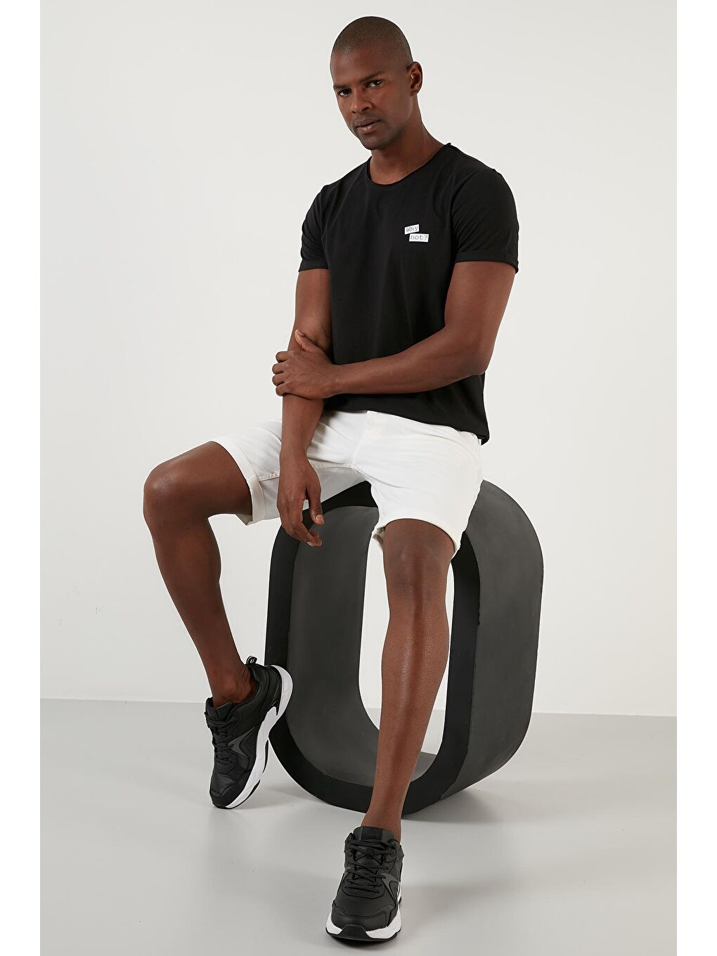 Siyah Regular Fit Bisiklet Yaka %100 Pamuk Tişört 5902312