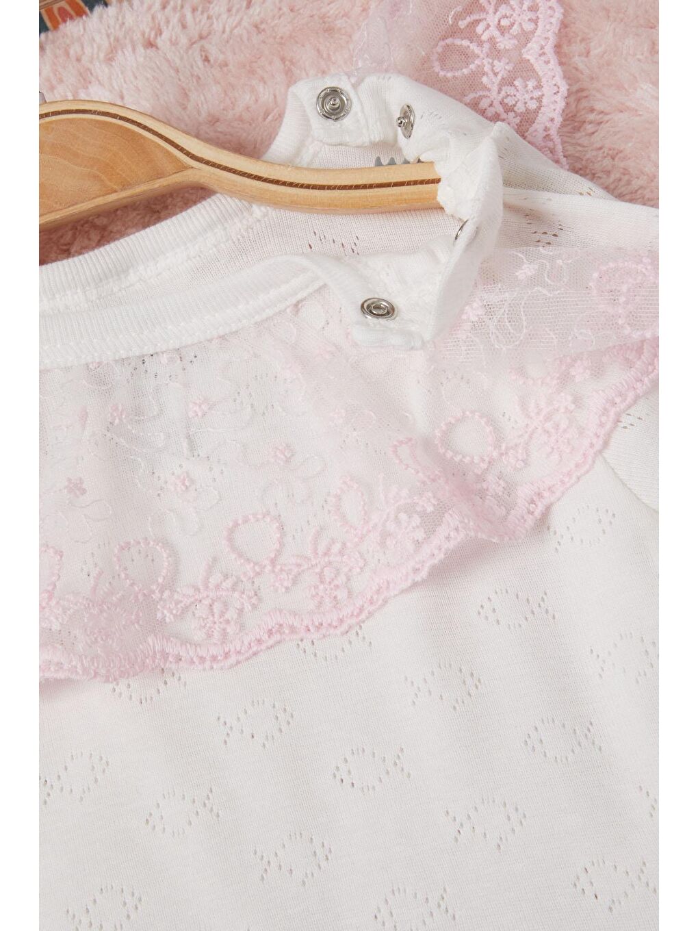 Ekru Kız Bebek Dantel Yakalı Uzun Kol Çıtçıtlı Badi 16841-4