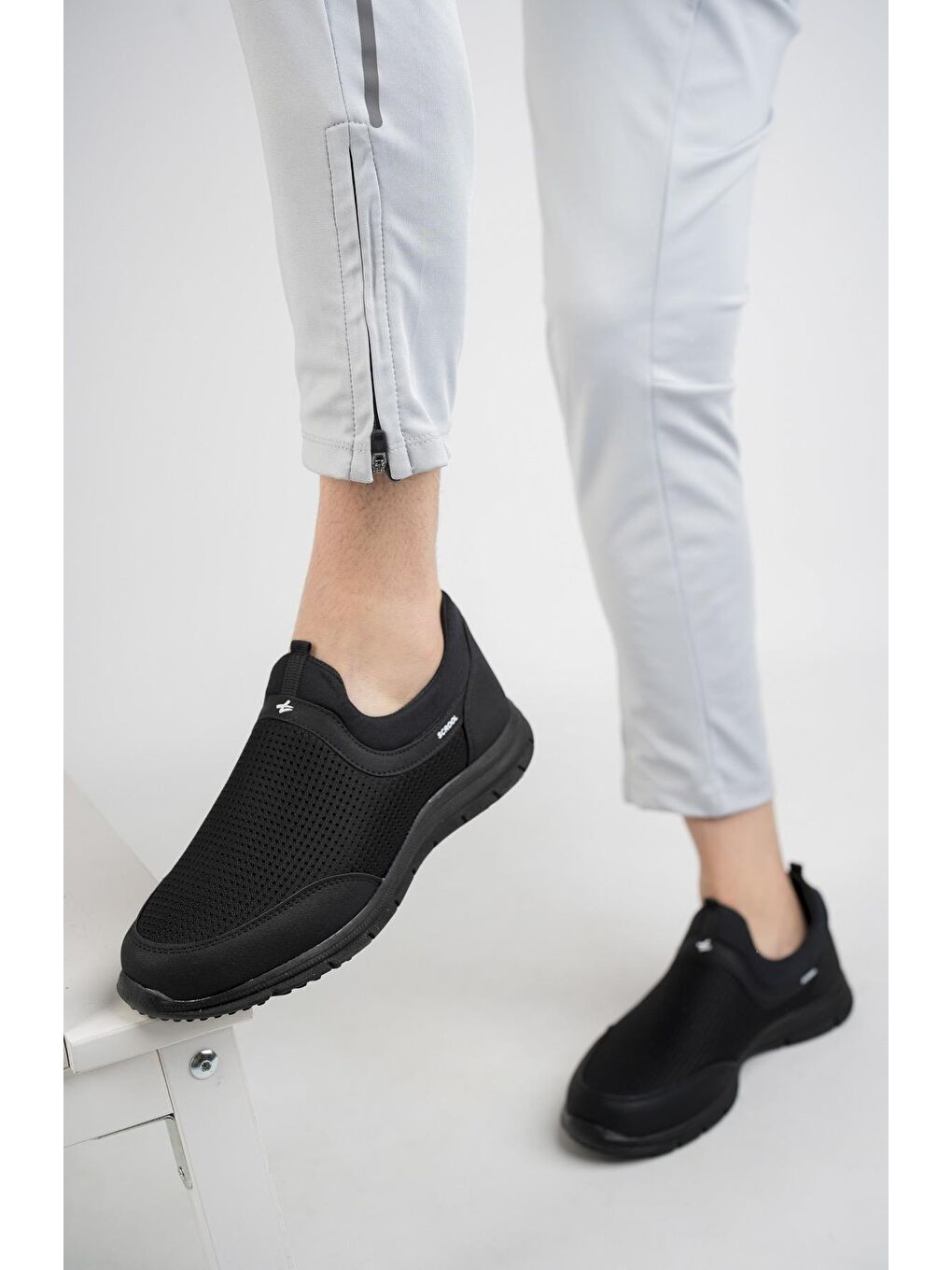 Siyah PODGO Unisex Ortopedik Bağcıksız Nefes Alabilen Hafif Yürüyüş Sneaker Spor Ayakkabı-1