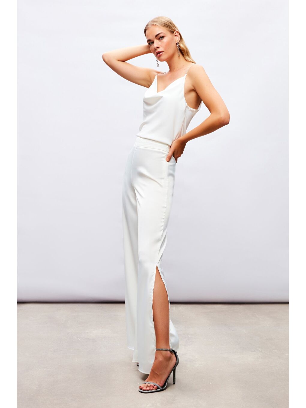 Yırtmaç Detaylı Saten Pantolon - Ekru