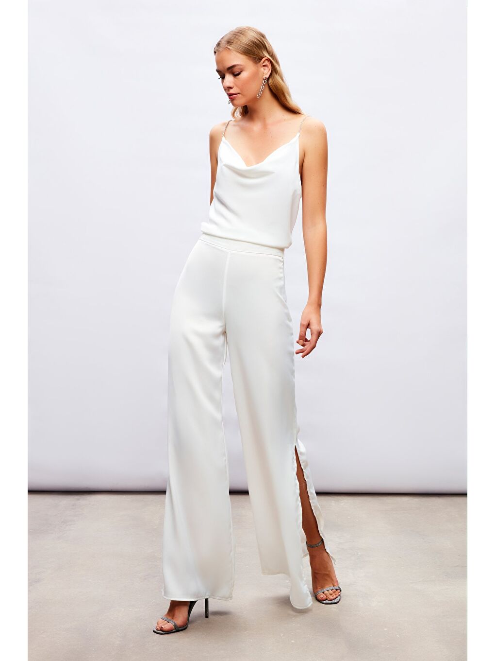 Yırtmaç Detaylı Saten Pantolon - Ekru-3