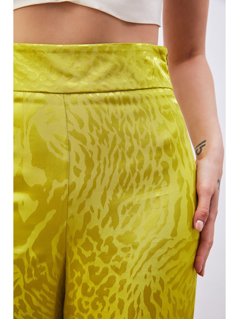 Desenli Saten Pantolon - Yağ Yeşili-5