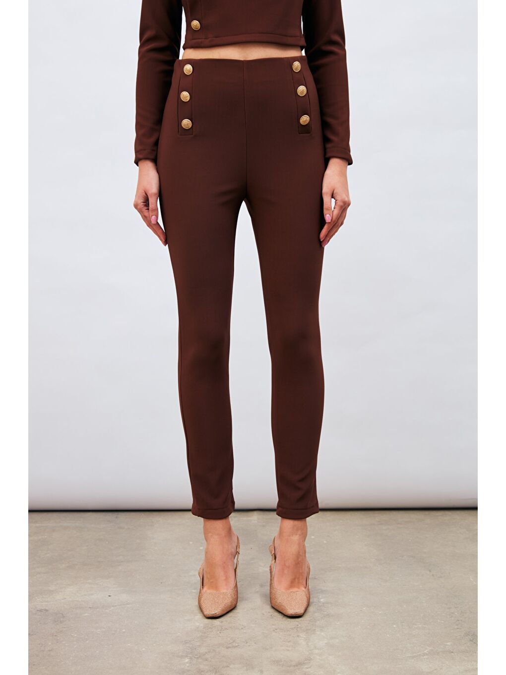 Kahverengi Düğme Detaylı Pantolon - Kahve-5
