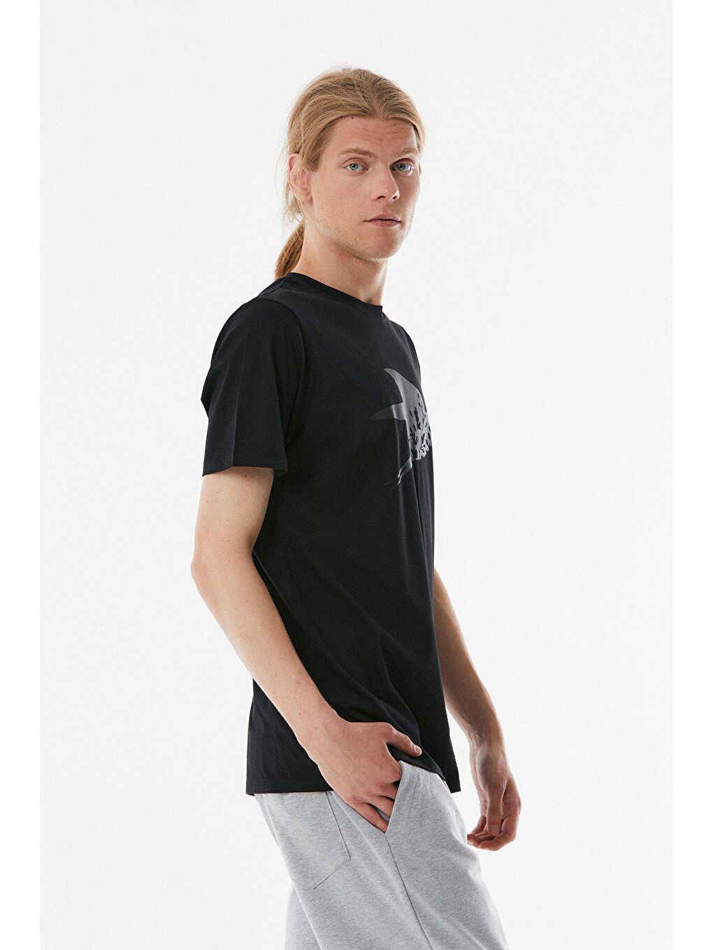 Siyah Kuş Baskılı Bisiklet Yaka Tişört-4