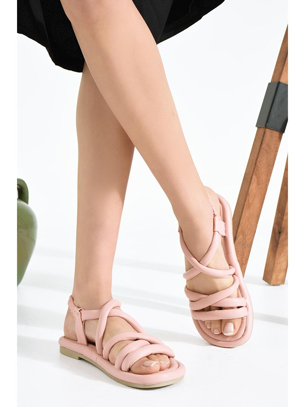 Pembe Bantlı Rahat Taban Kadın Lastikli Sandalet 007-73-23