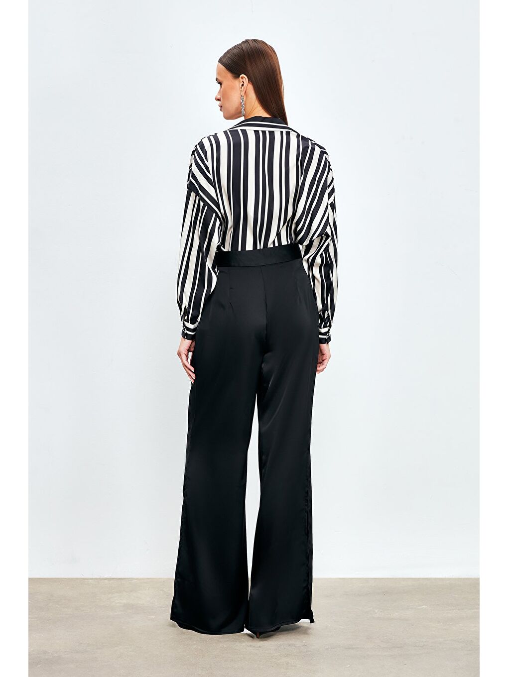 Yırtmaç Detaylı Saten Pantolon - Siyah-6