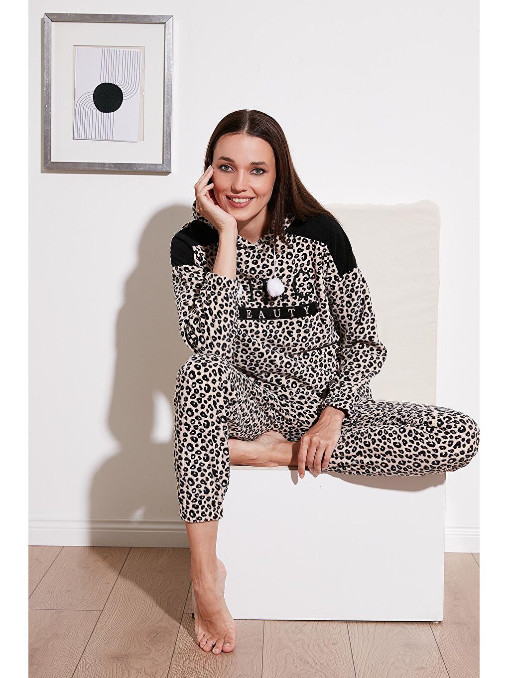 Lela Orta Kahverengi Leopar Desenli Kapüşonlu Regular Fit Polar Pijama Takımı 6571003