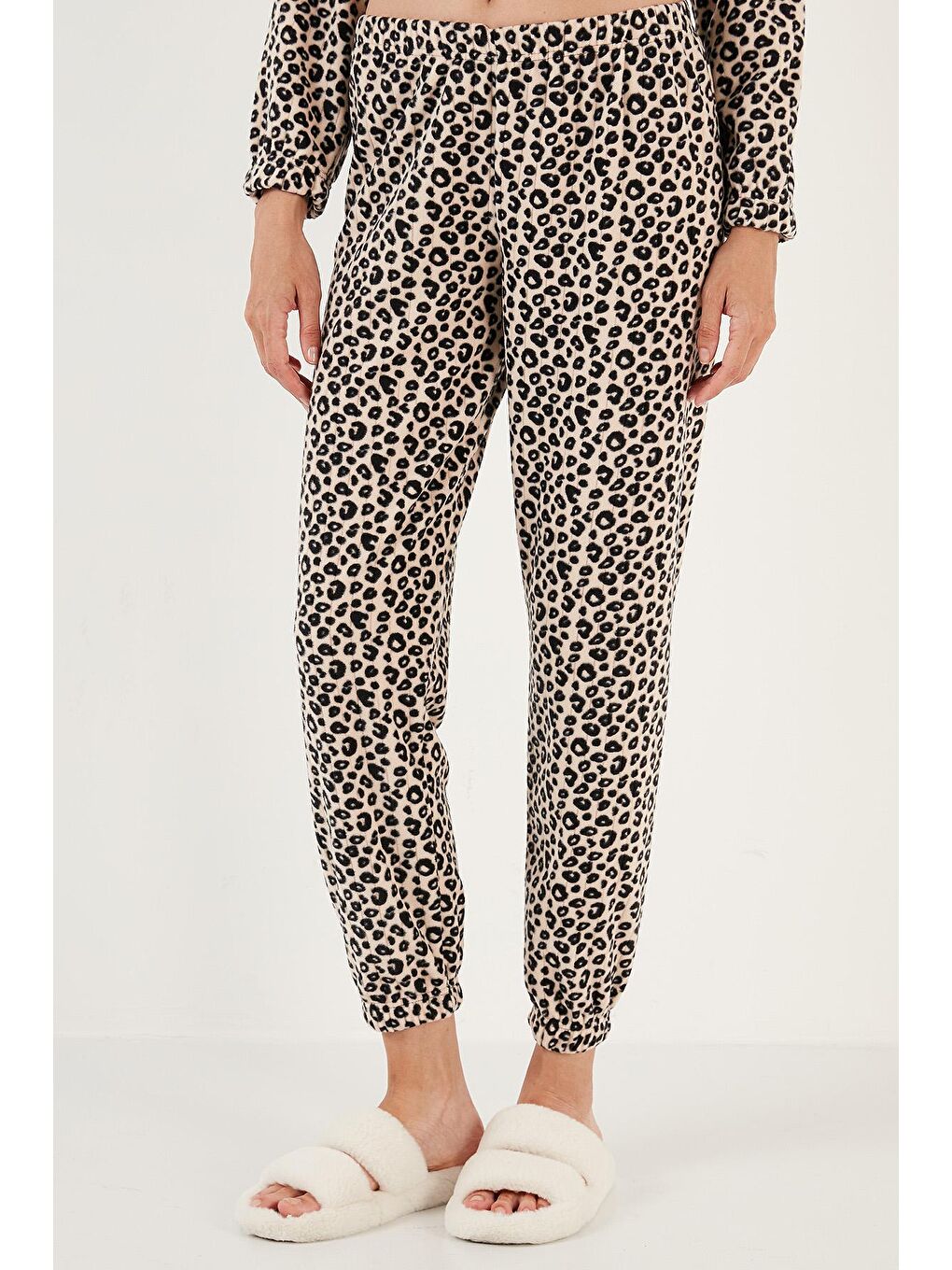 Lela Orta Kahverengi Leopar Desenli Kapüşonlu Regular Fit Polar Pijama Takımı 6571003 - 3