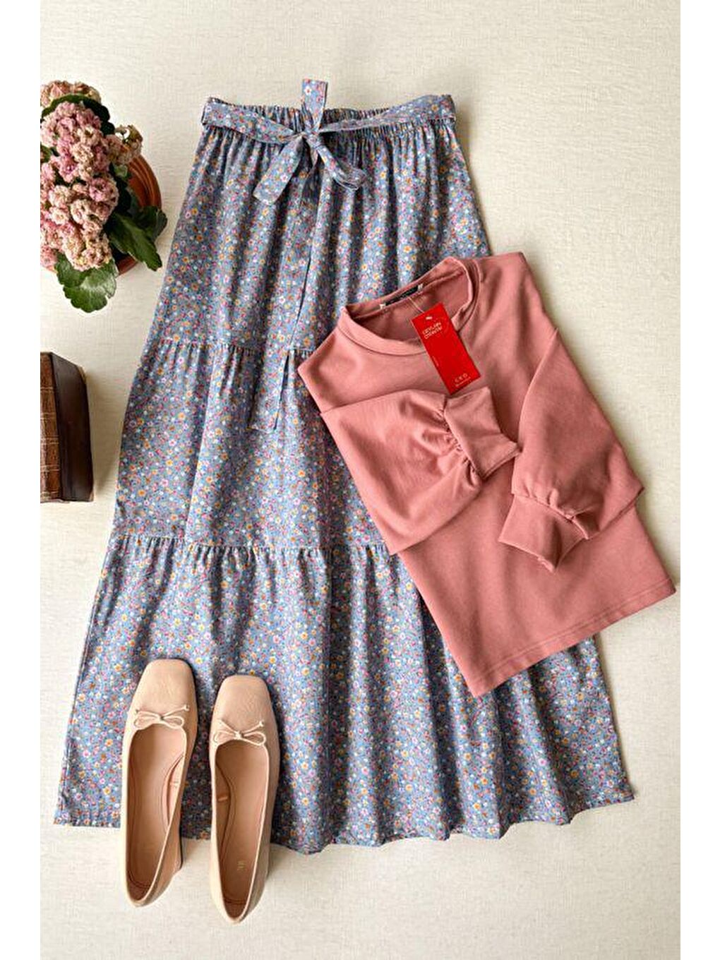 Pembe Mavi Küçük Çiçekli Kat Kat Etek & Gül Kurusu 2 İplik Crop Takım