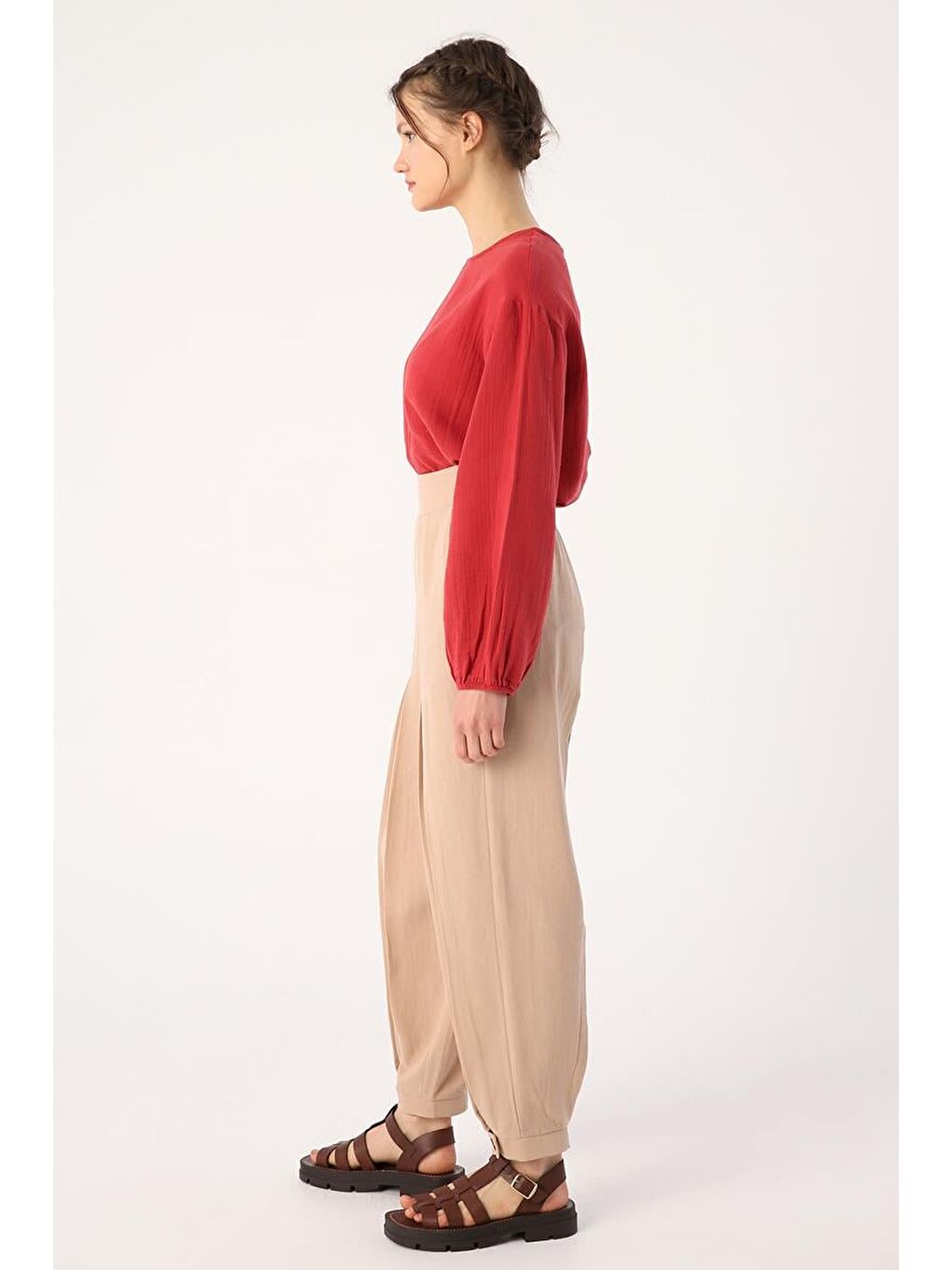 Koyu Bej-Pileli Paçası Düğme Detaylı Pantolon-2