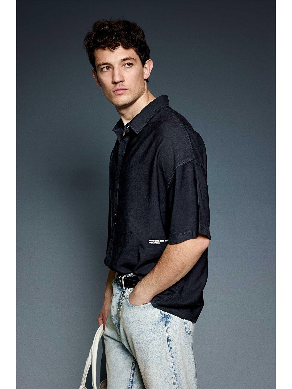 Erkek Kısa Kollu Desen Baskılı Yıkamalı Oversize Gömlek Siyah-1