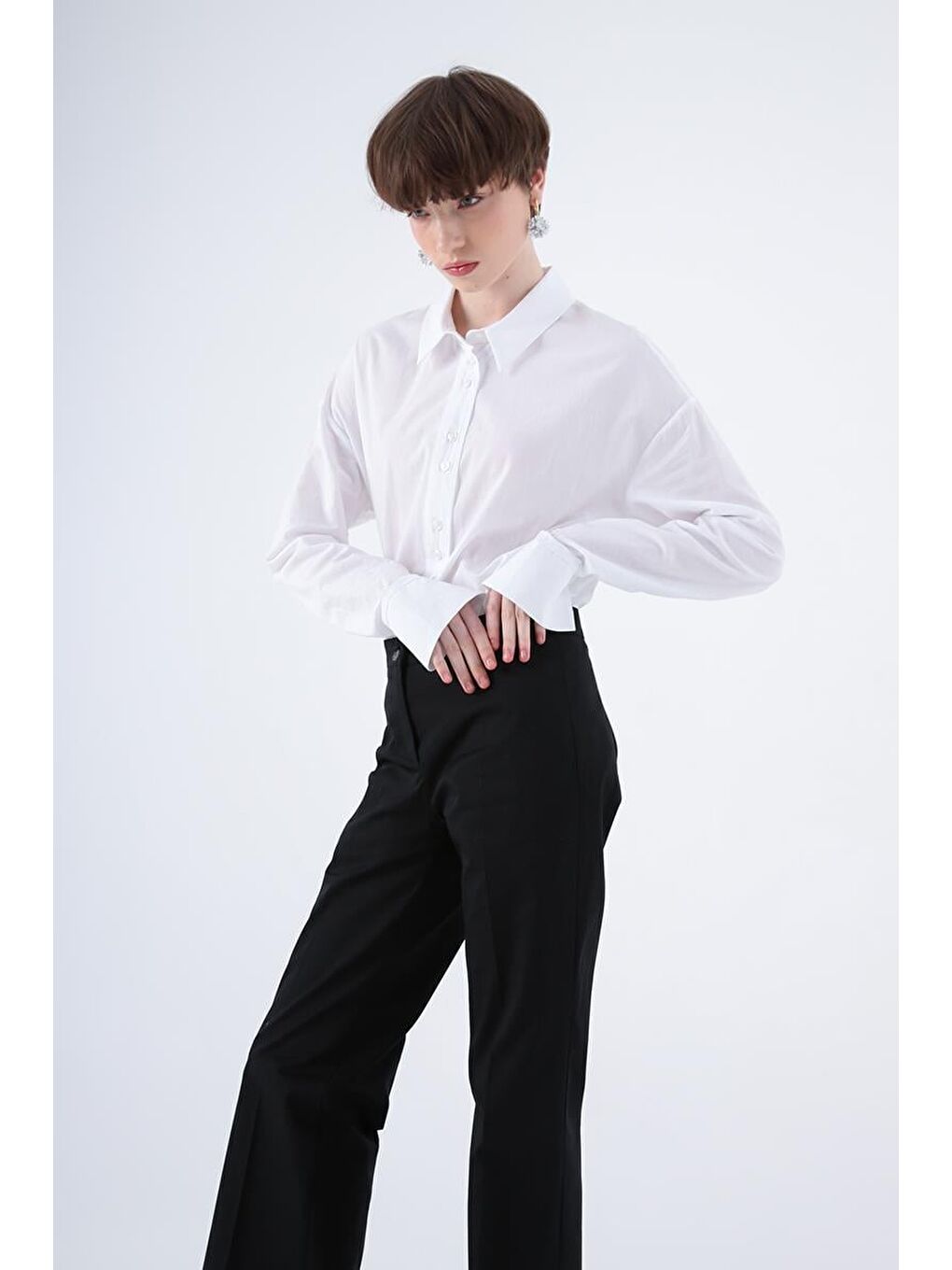 Siyah Pamuklu Ütü İzli Paçası Yırtmaçlı Elastanlı Bol Paça Pantolon-4