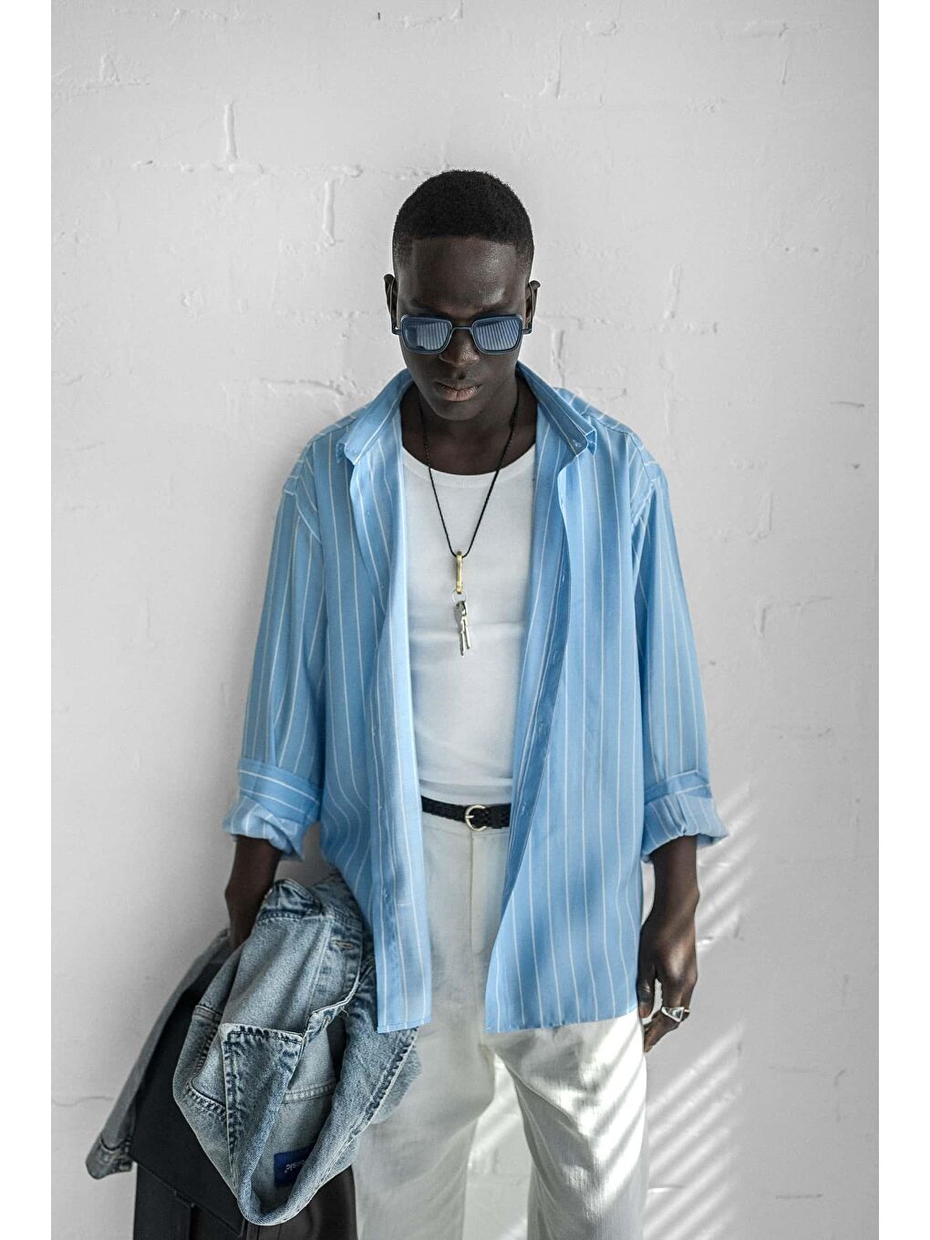 Erkek Nefes Alan Kumaştan Çizgili Rahat Oversize Gömlek Mavi-1