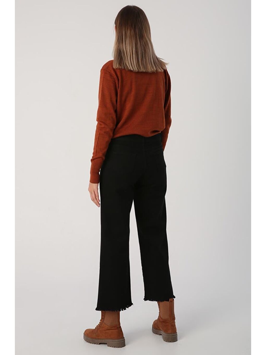 Siyah-Paçası Püsküllü Pantolon-3