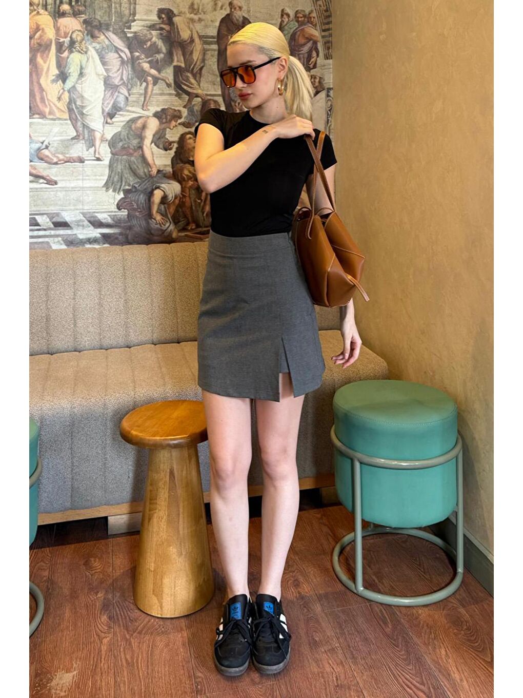 Gri Yırtmaç Detaylı Kadın Şort Etek Mg2315