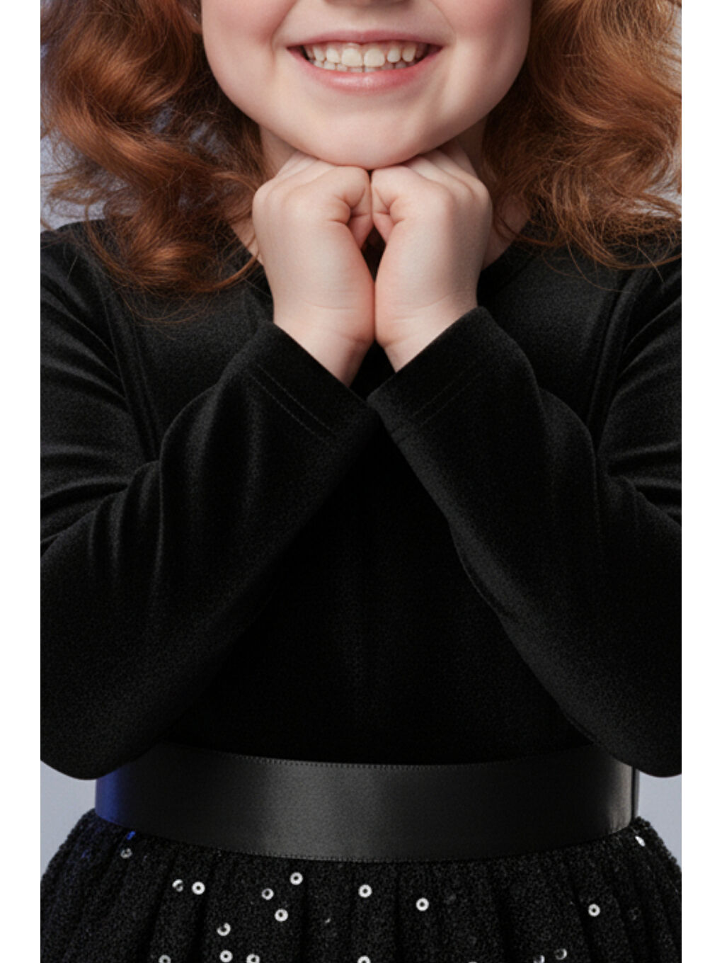 Siyah Kız Çocuk Özel Günler İçin Kadife Pullu Kabarık Fiyonklu Elbise 3-10 Yaş-2