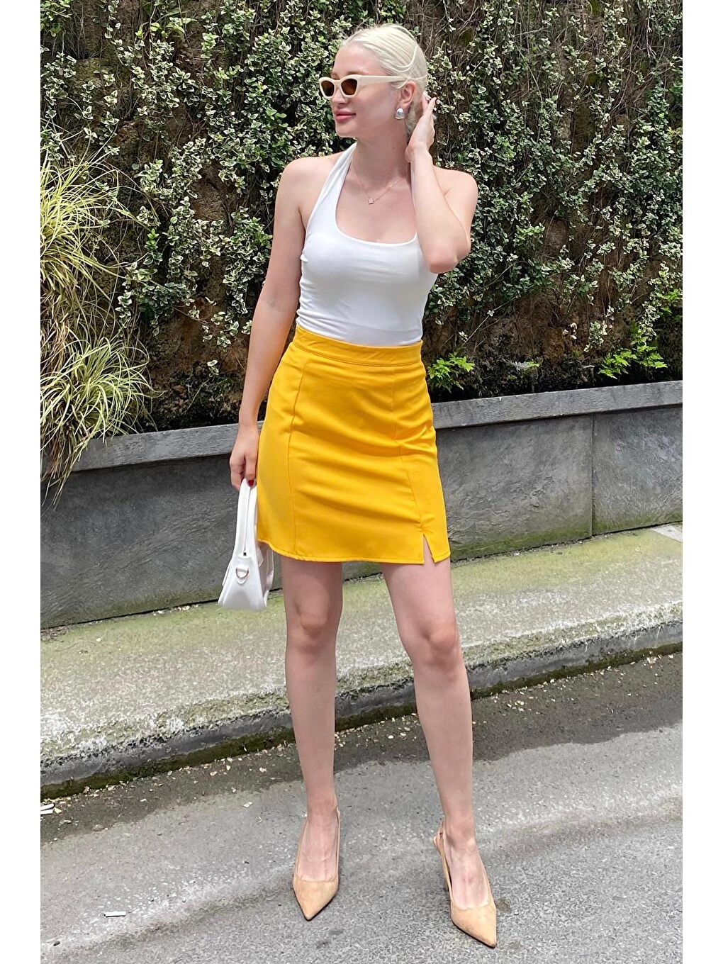 Sarı Yüksek Bel Önden Yırtmaçlı Kısa Etek Mg2086