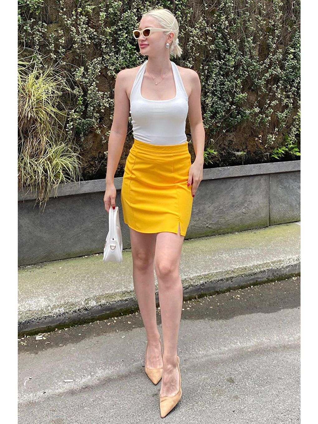 Sarı Yüksek Bel Önden Yırtmaçlı Kısa Etek Mg2086-3