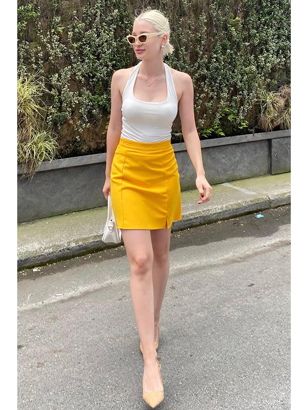 Sarı Yüksek Bel Önden Yırtmaçlı Kısa Etek Mg2086-4