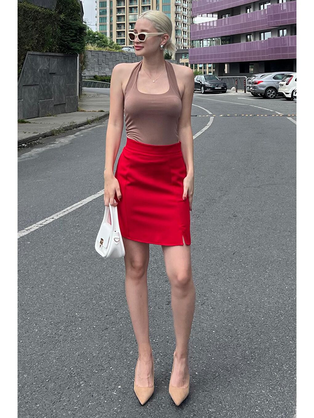 Kırmızı Yüksek Bel Önden Yırtmaçlı Kısa Etek Mg2086-1