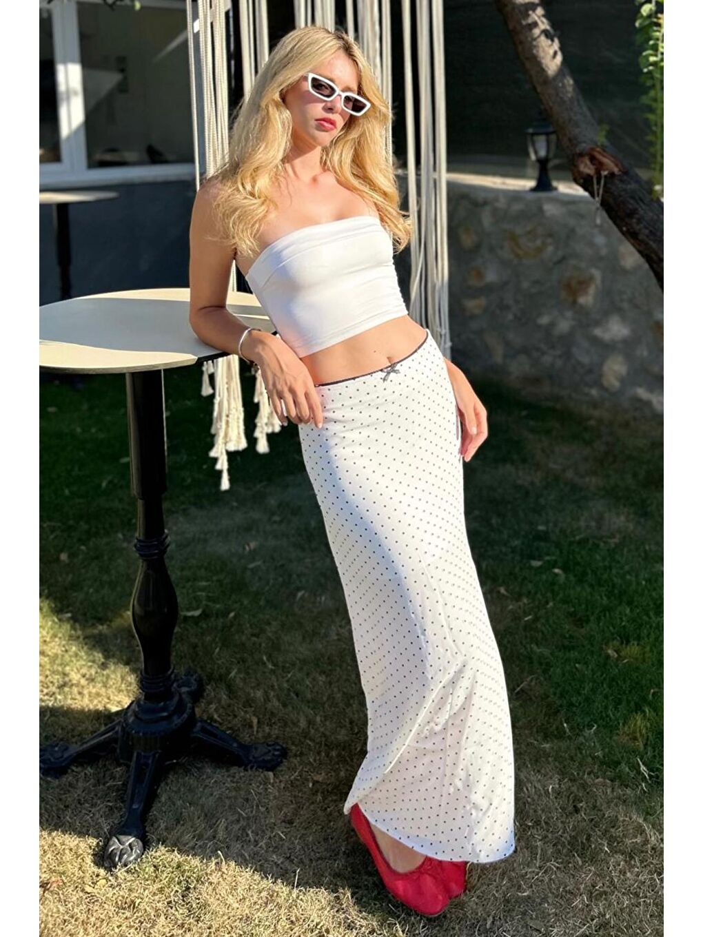 Beyaz Puantiyeli Yırtmaçlı Etek Mg2082