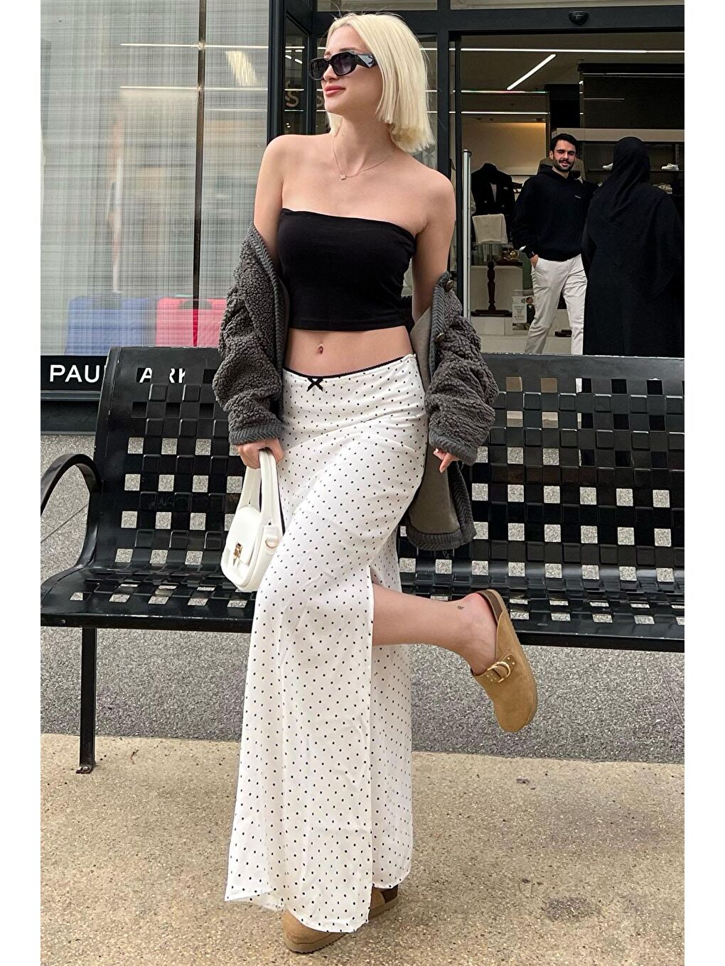 Beyaz Puantiyeli Yırtmaçlı Etek Mg2082-5